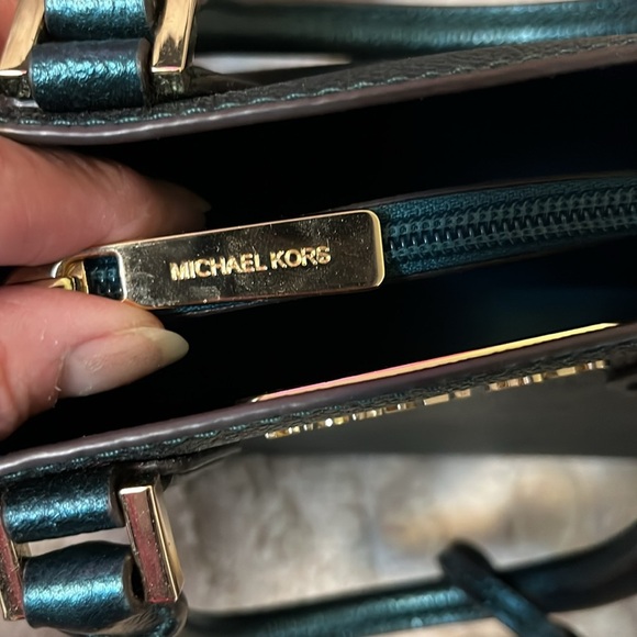 Michael Kors Elegant Green Pebble Tote - Picture 8 of 8